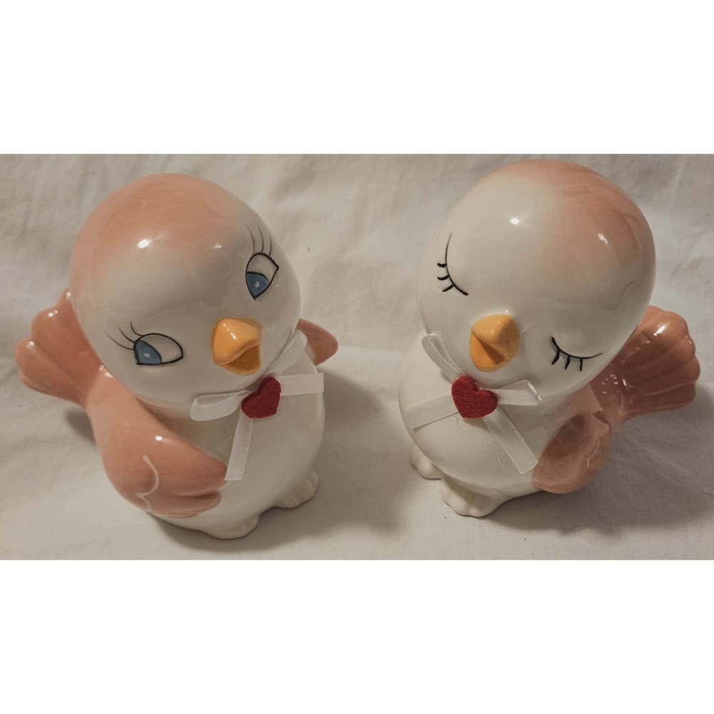 Vintage-Style Ceramic Love Birds Figurines – Pink & White –‎ Set of 2